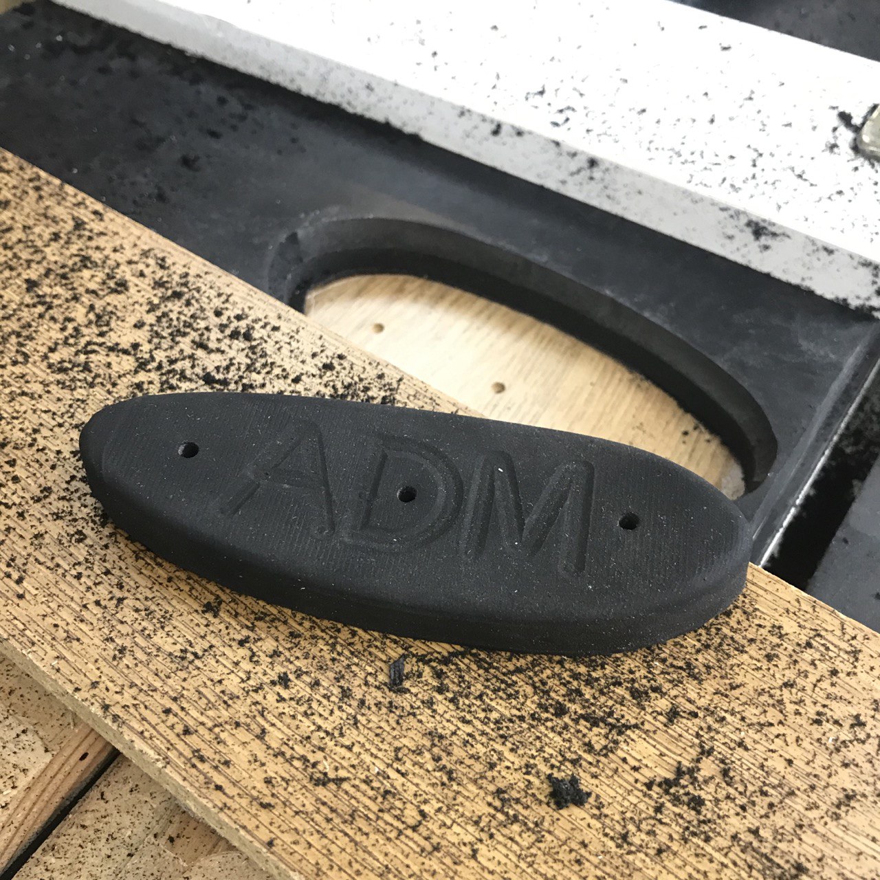 photo5778150633411557027